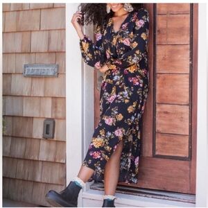 Natural Life Rowan black floral tie front dress L